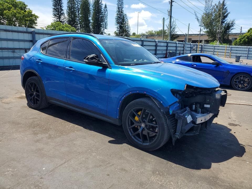 2019 ALFA ROMEO STELVIO 4