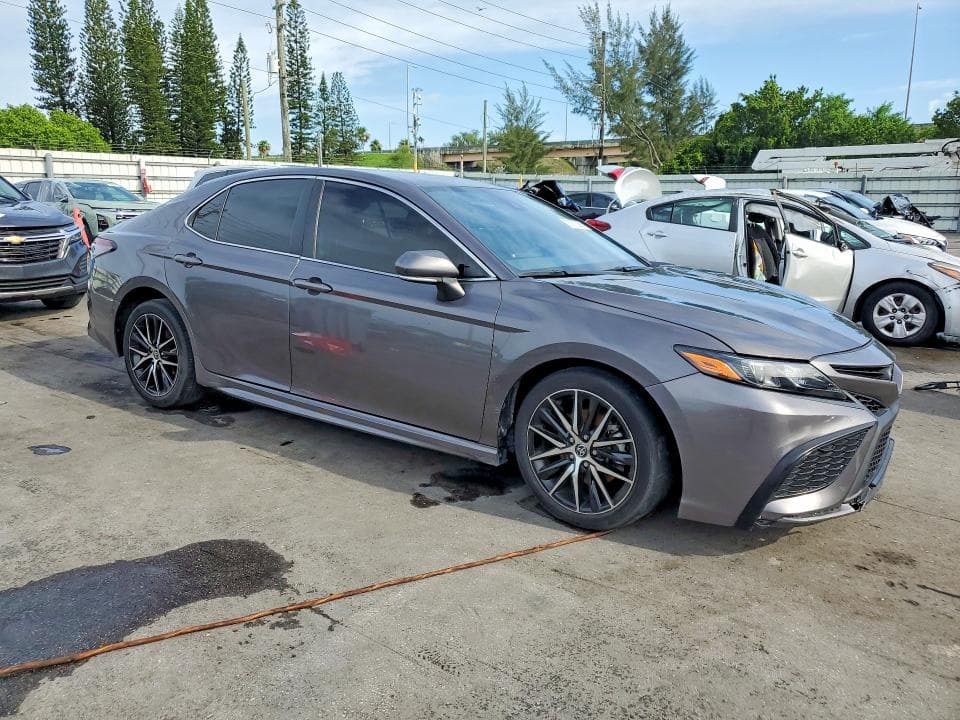 2023 TOYOTA CAMRY SE 4