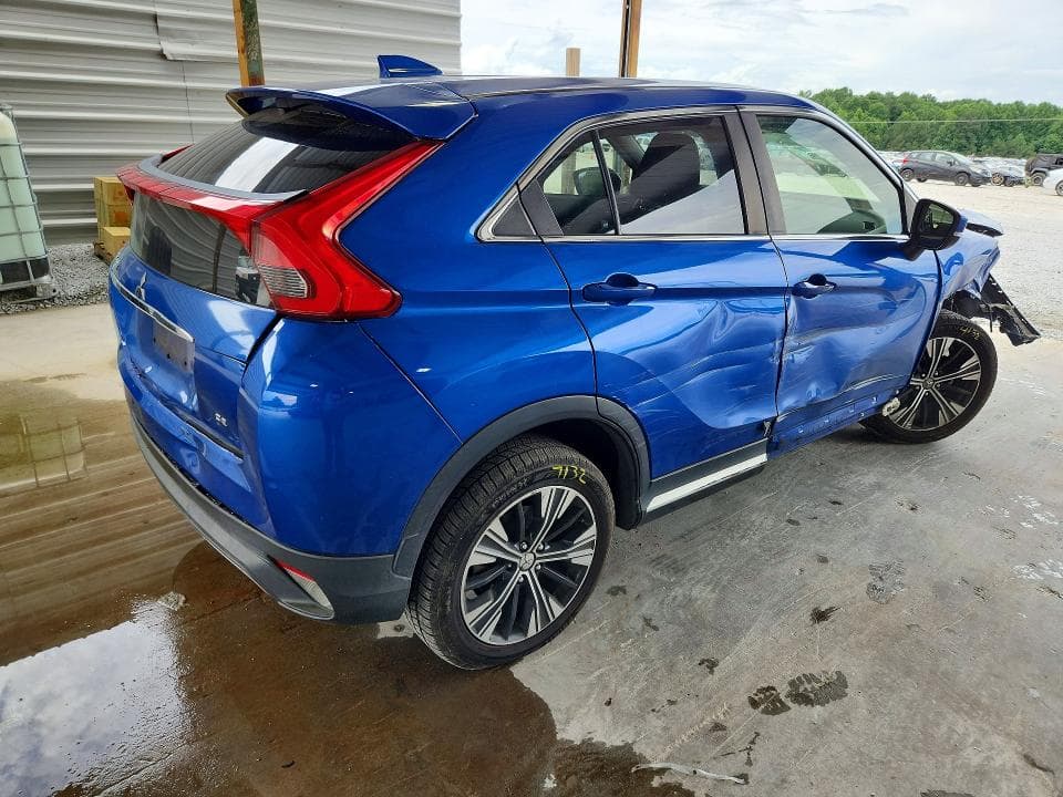 2020 MITSUBISHI ECLIPSE CROSS SE 3