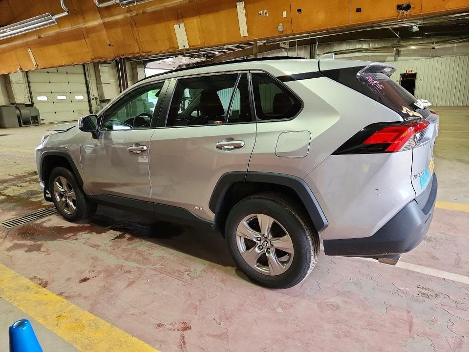 2022 TOYOTA RAV4 LE 2