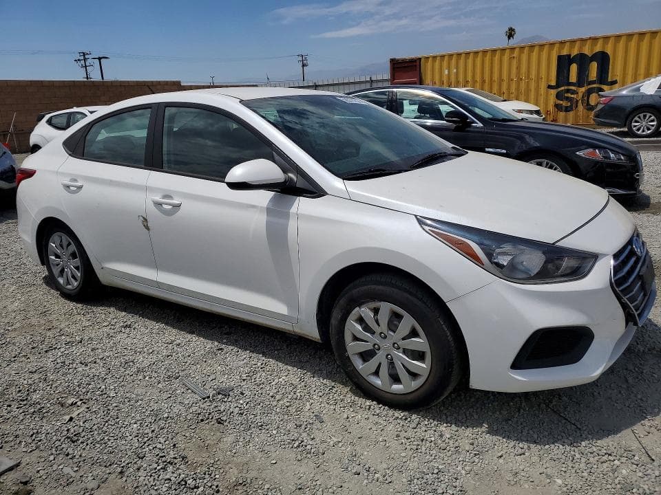 2022 HYUNDAI ACCENT SE 4
