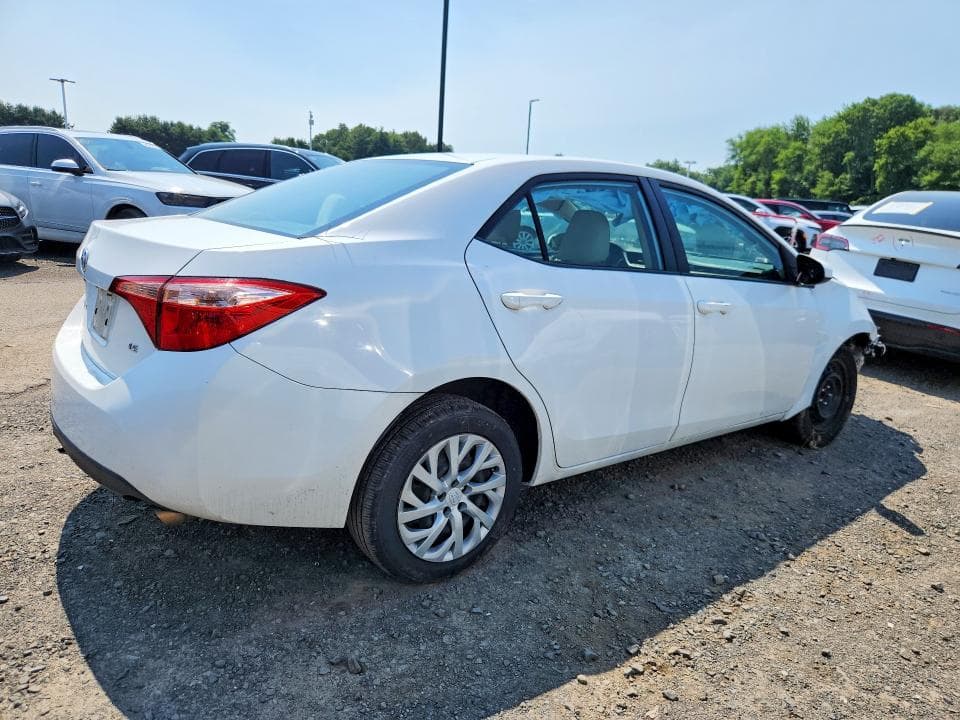 2017 TOYOTA COROLLA LE 3