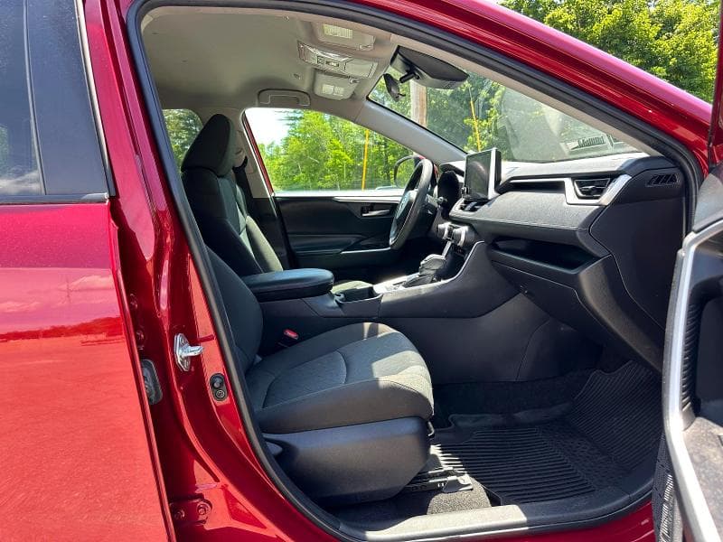 2023 TOYOTA RAV4 XLE 6