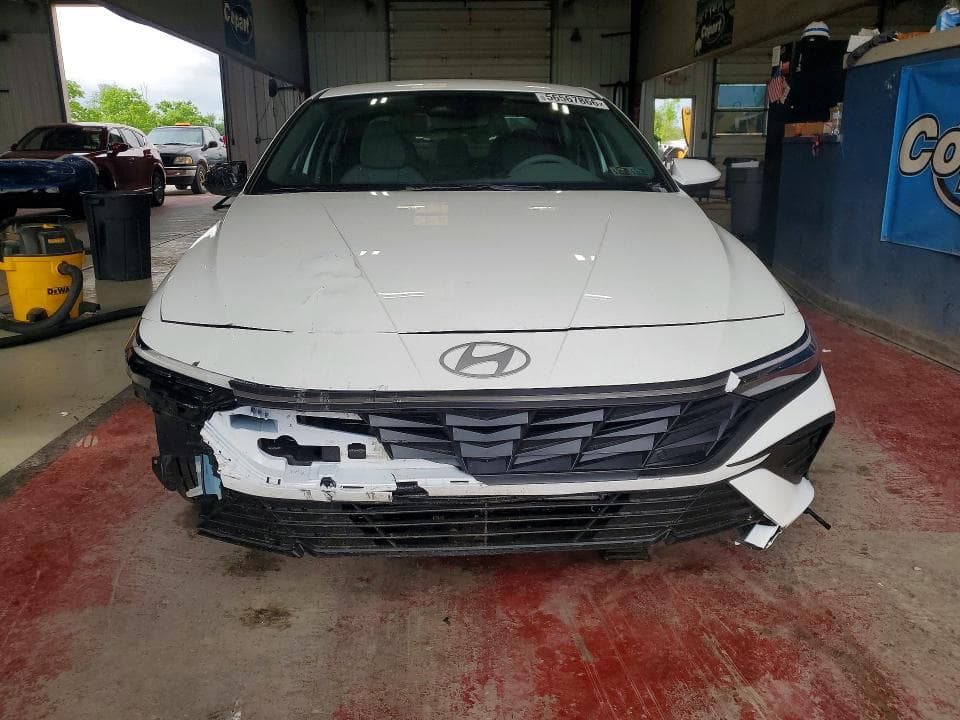 2026 HYUNDAI ELANTRA SE 5