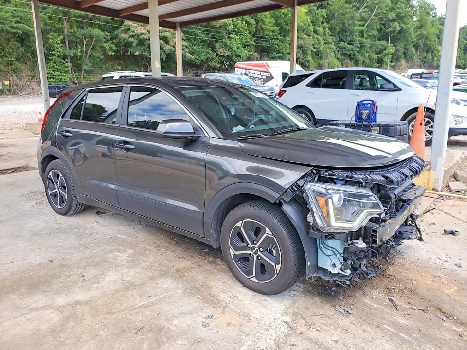2023 KIA NIRO LX 4