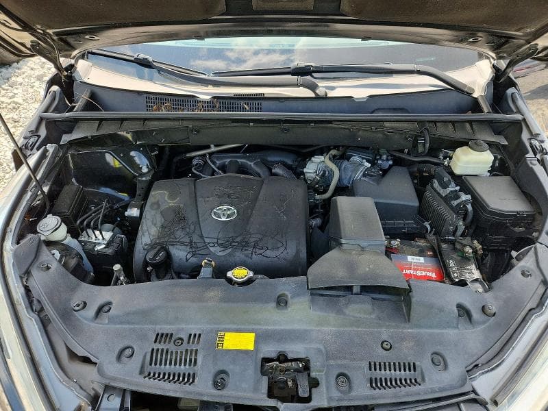 2017 TOYOTA HIGHLANDER SE 12