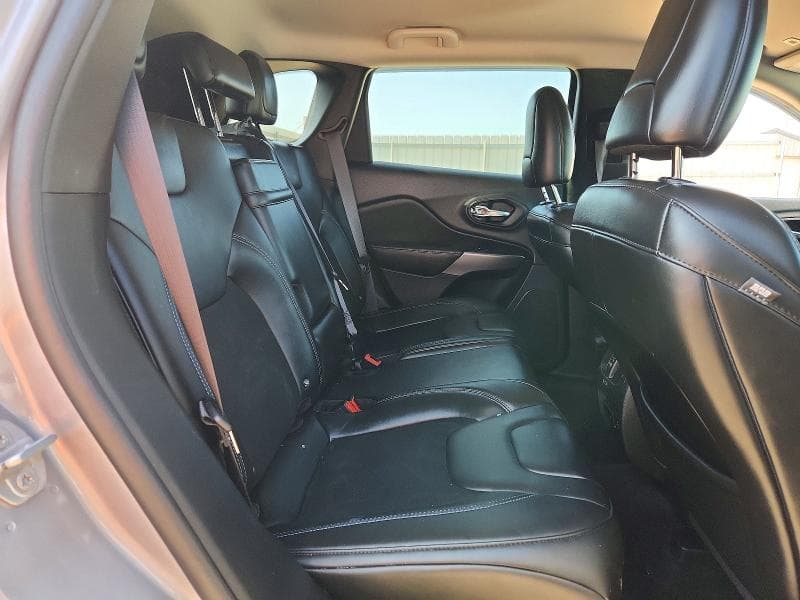 2019 JEEP CHEROKEE LATITUDE PLUS 11