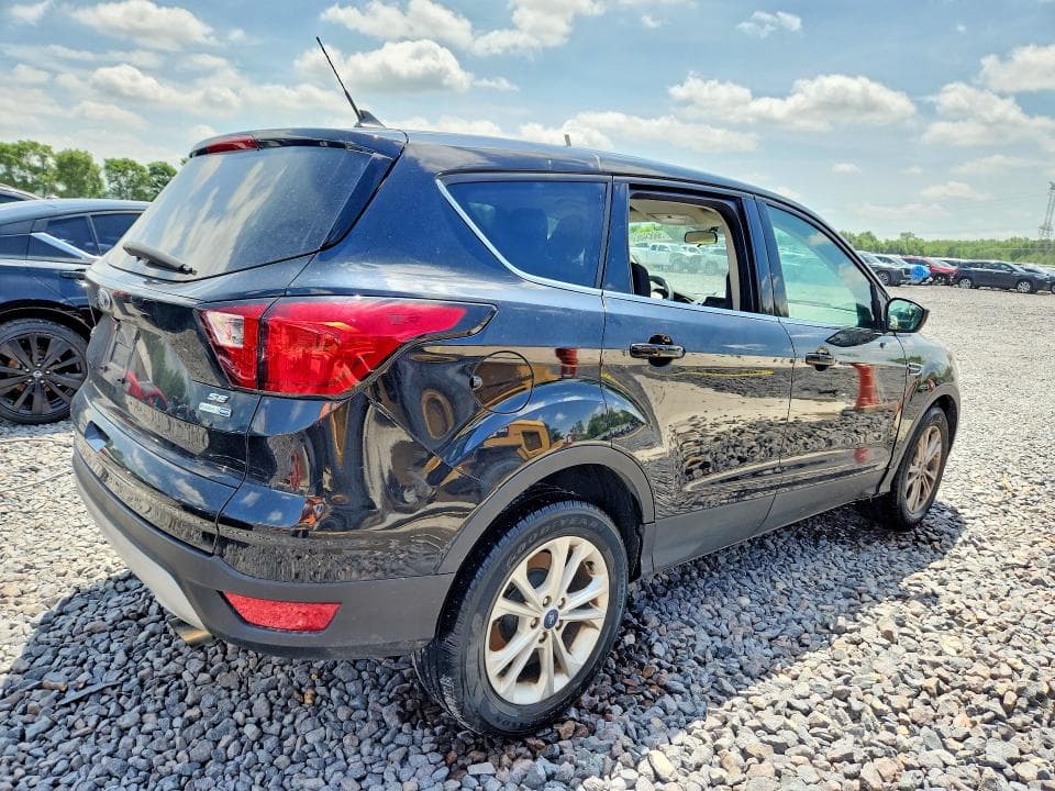 2019 FORD ESCAPE SE 3
