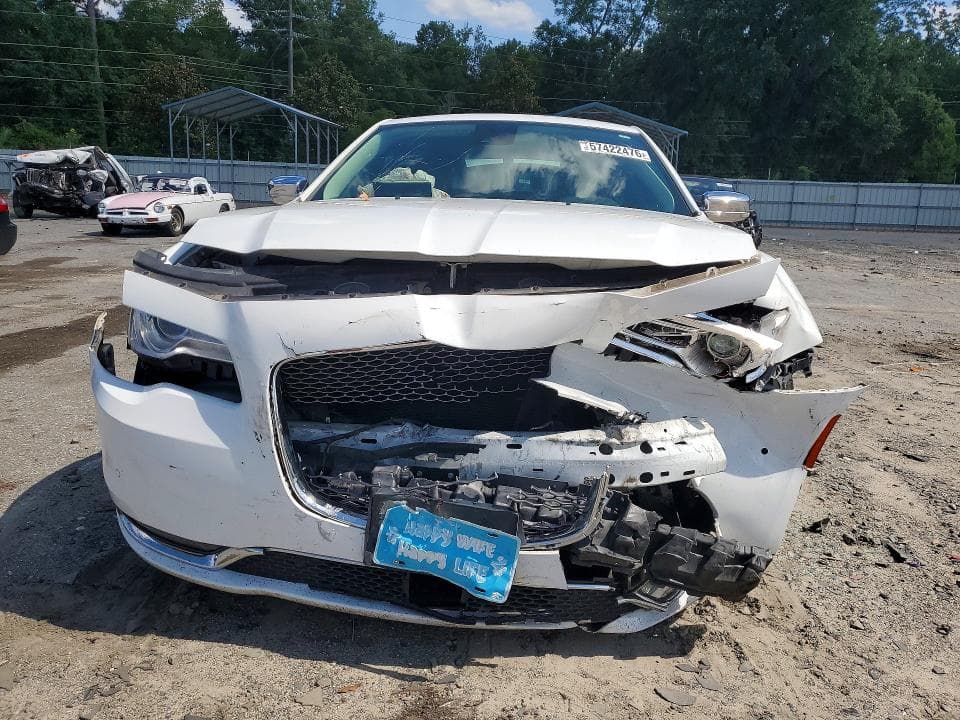 2019 CHRYSLER 300 5