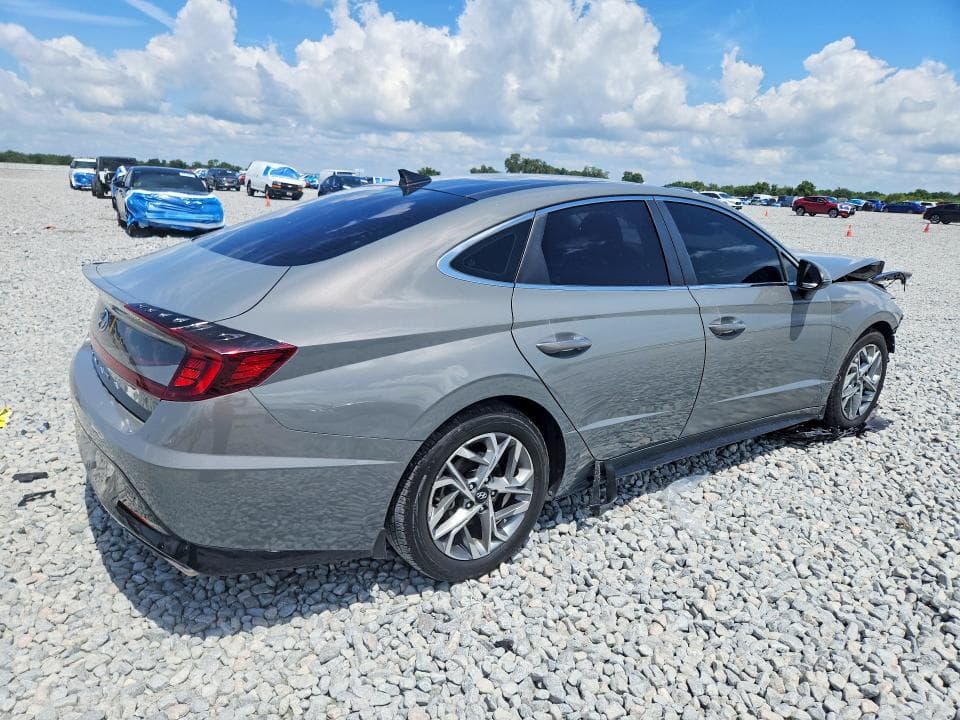 2022 HYUNDAI SONATA SEL 3