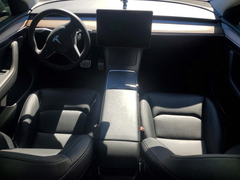 2025 TESLA MODEL Y 8