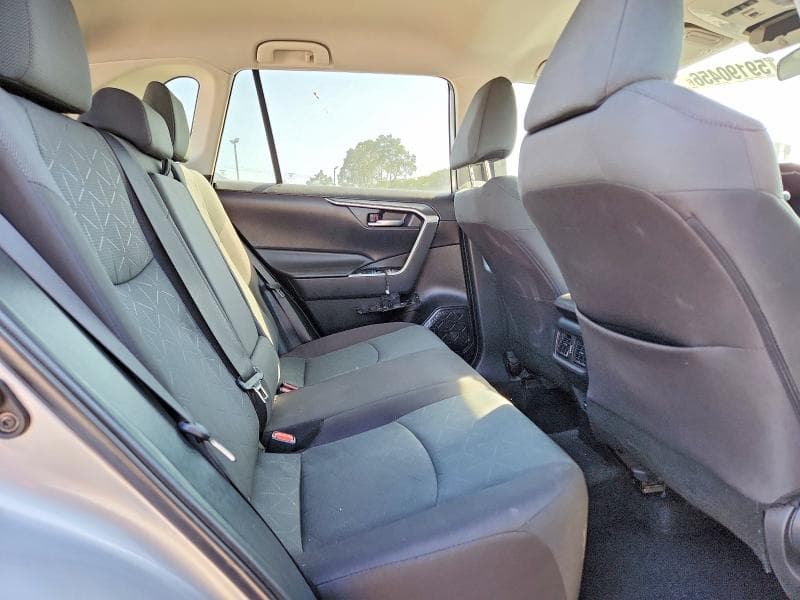 2024 TOYOTA RAV4 XLE 11