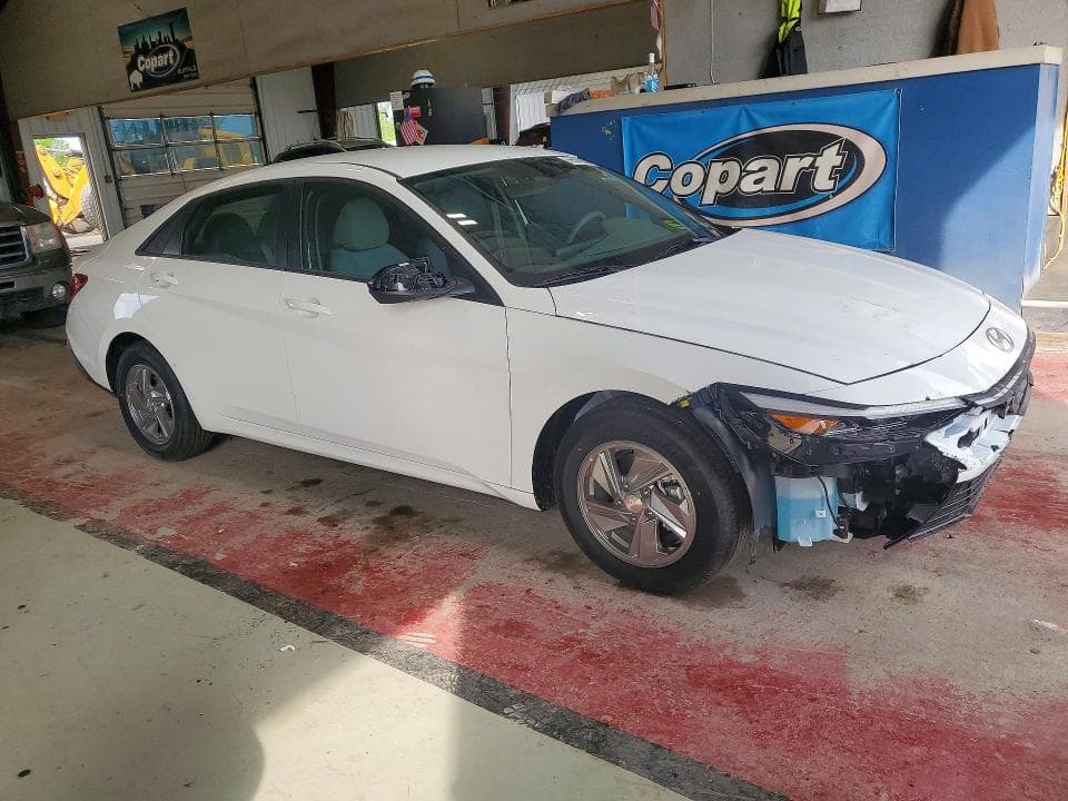 2026 HYUNDAI ELANTRA SE 4