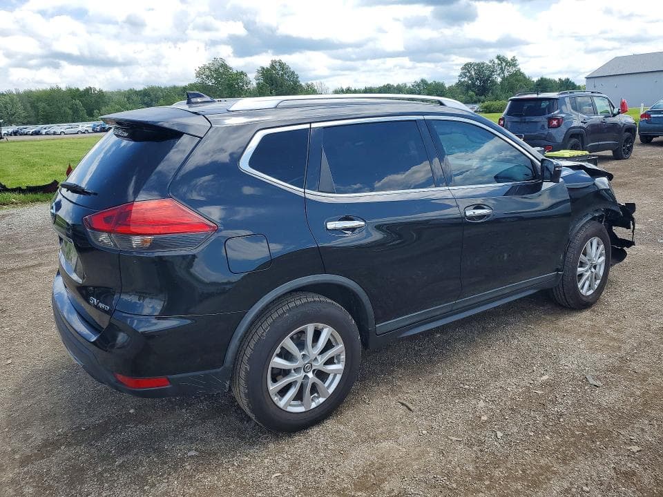 2017 NISSAN ROGUE 3