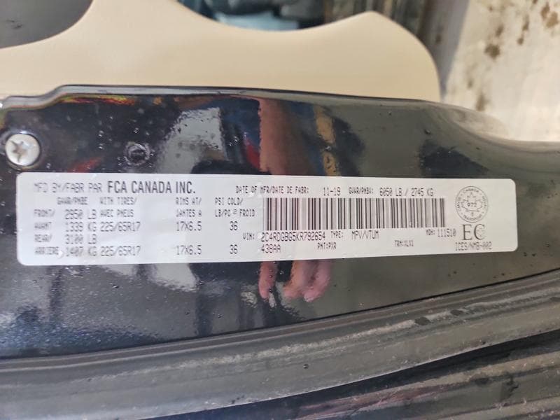 2019 DODGE GRAND CARAVAN SE 13