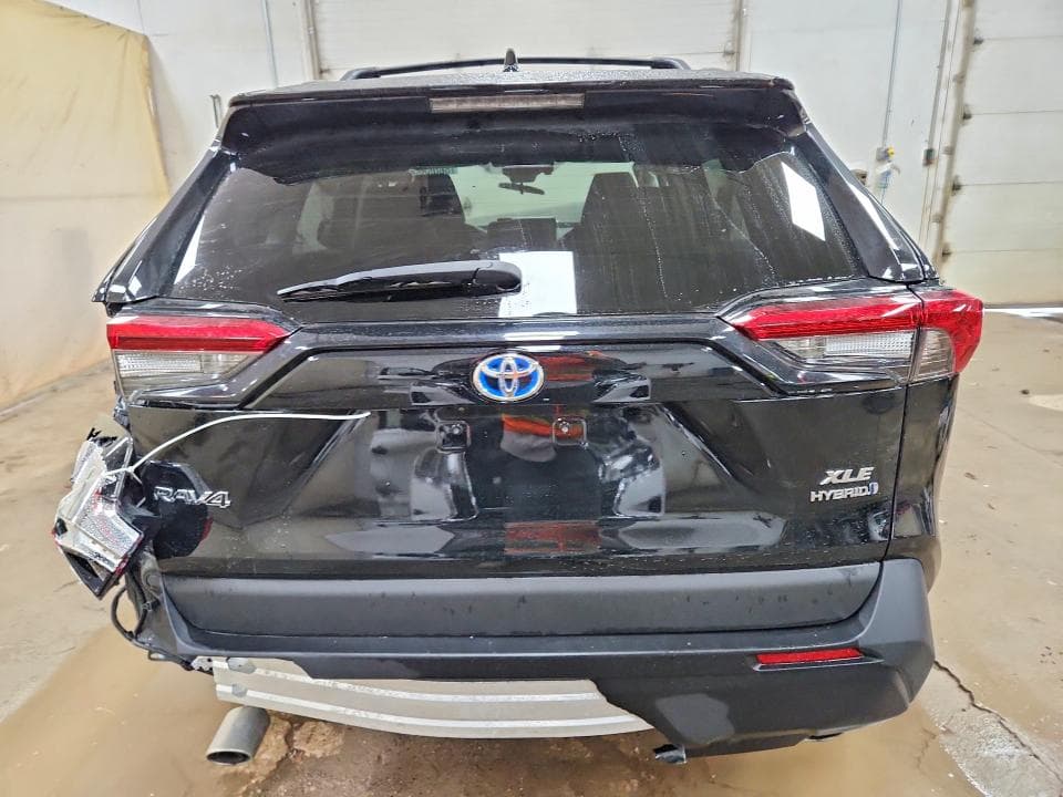 2024 TOYOTA RAV4 XLE PREMIUM 6