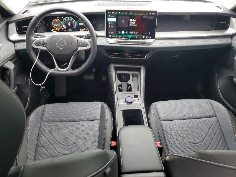 2025 VOLKSWAGEN TIGUAN SE 8