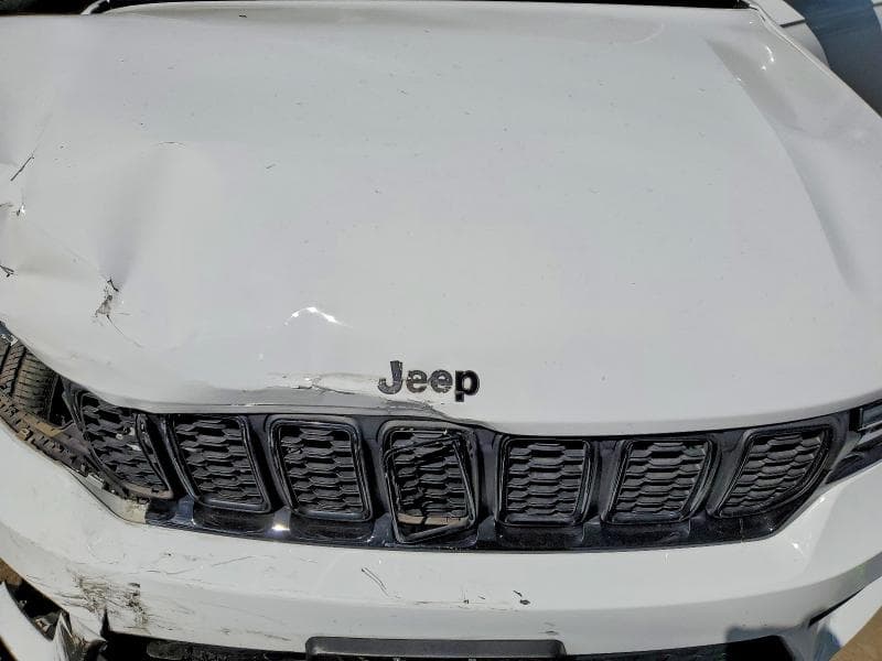 2024 JEEP GRAND CHEROKEE LAREDO 11