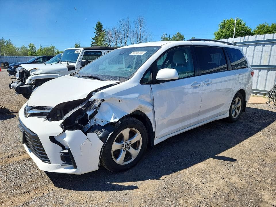 2018 TOYOTA SIENNA LE - 1
