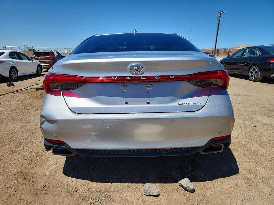 2019 TOYOTA AVALON LIMITED 6
