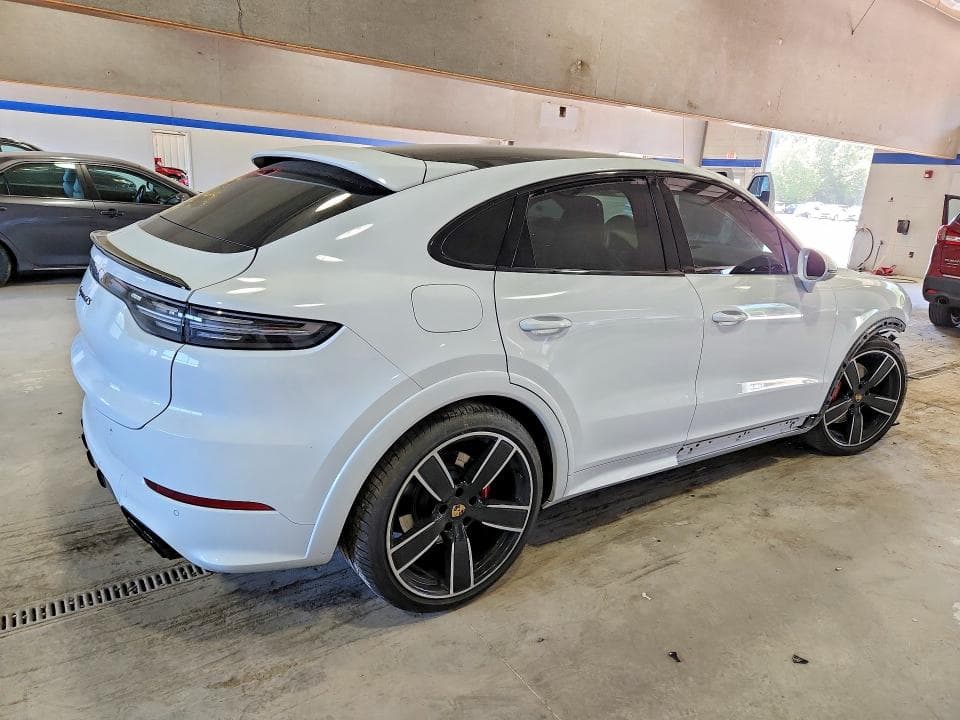 2023 PORSCHE CAYENNE GTS COUPE 3