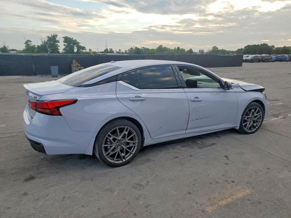 2024 NISSAN ALTIMA SR 3