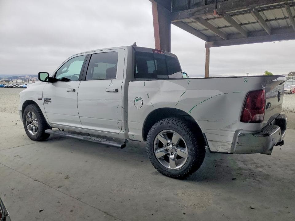 2019 RAM 1500 CLASSIC SLT 2