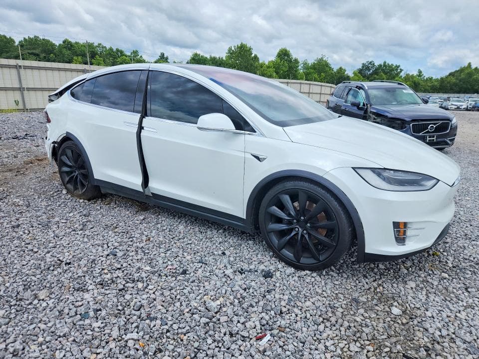 2017 TESLA MODEL X 4