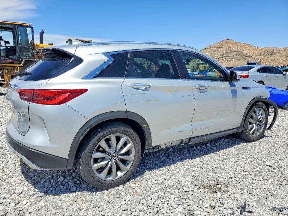 2021 INFINITI QX50 LUXE 3