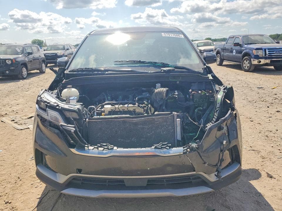 2024 KIA CARNIVAL EX 5