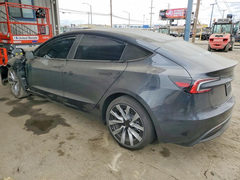 2026 TESLA MODEL 3 2