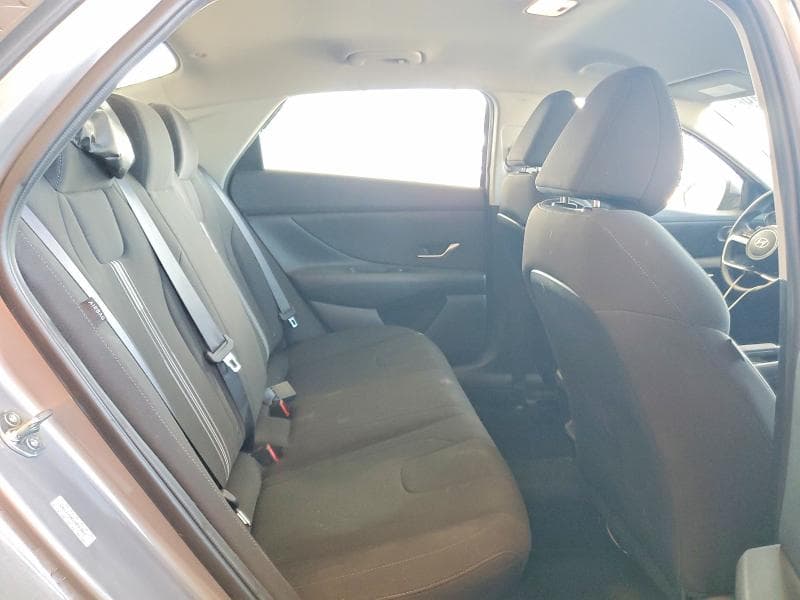 2024 HYUNDAI ELANTRA SEL 10