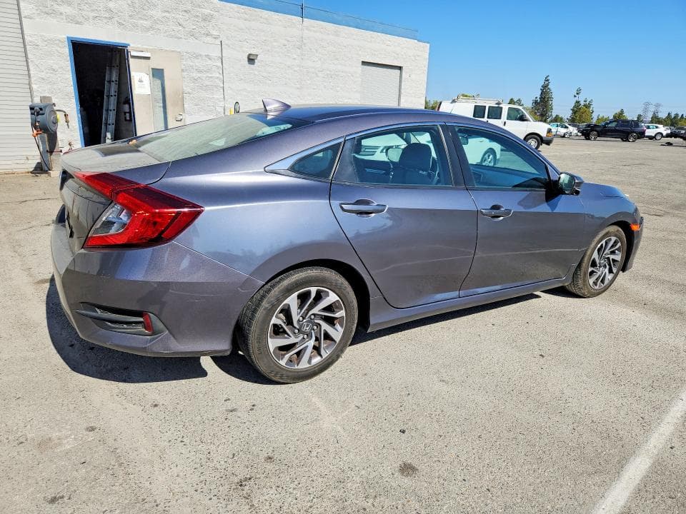 2018 HONDA CIVIC EX 3