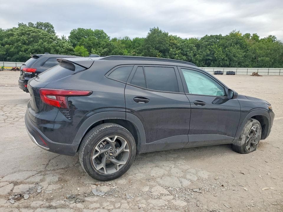 2025 CHEVROLET TRAX 3