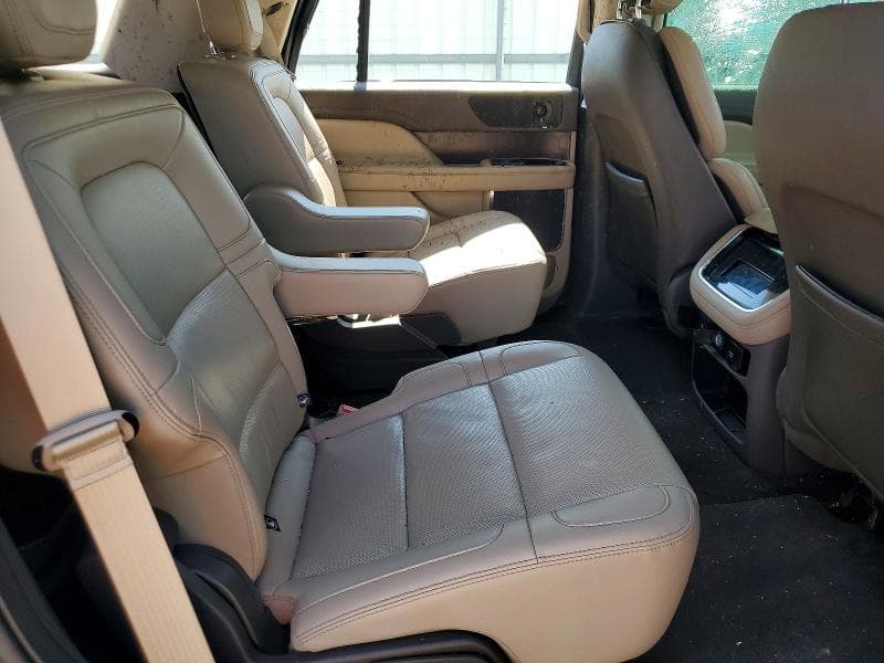 2024 LINCOLN NAVIGATOR 10