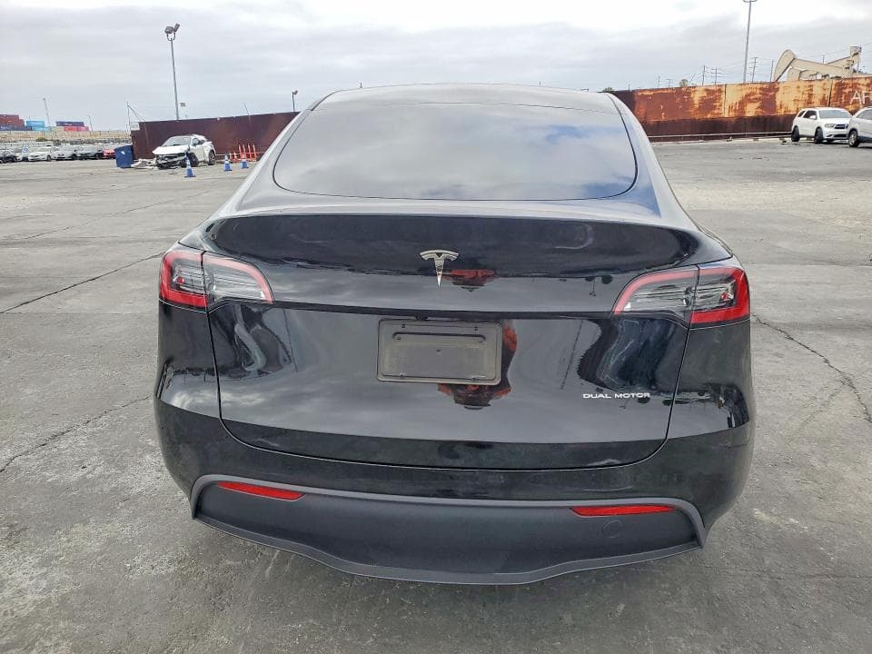 2023 TESLA MODEL Y 6