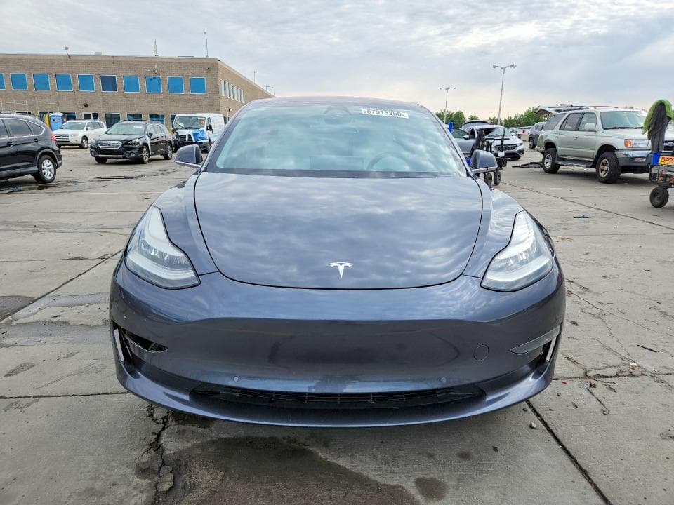 2018 TESLA MODEL 3 5