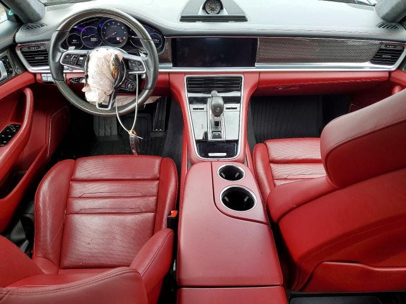 2020 PORSCHE PANAMERA GTS 8