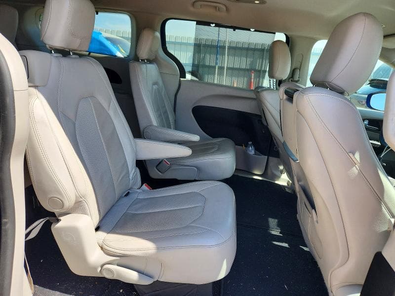 2019 CHRYSLER PACIFICA TOURING L PLUS 11