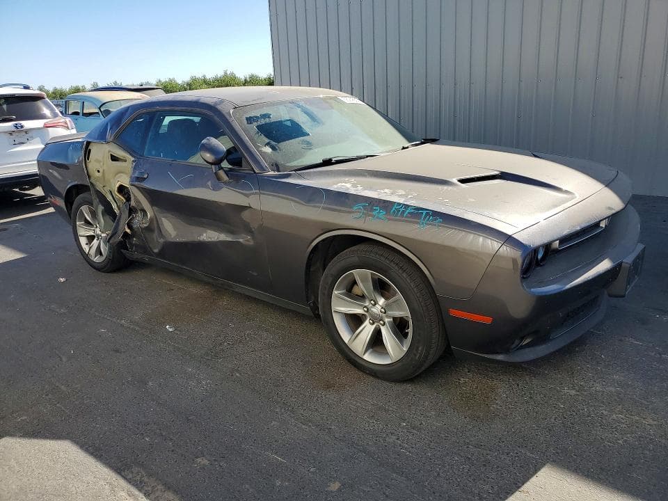 2022 DODGE CHALLENGER SXT 4