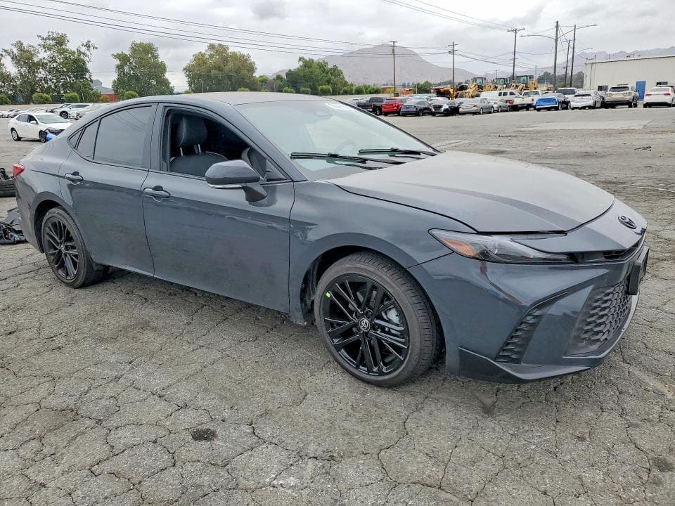 2025 TOYOTA CAMRY SE 4