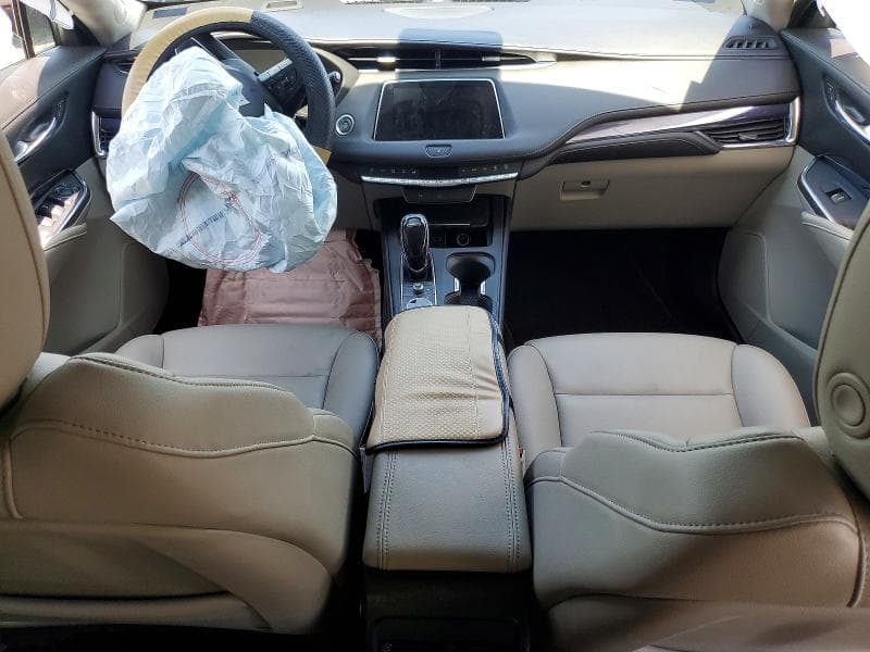 2023 CADILLAC XT4 LUXURY 8