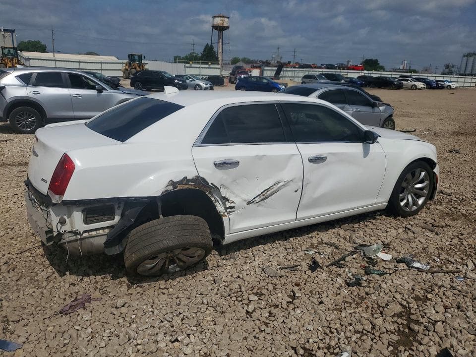 2018 CHRYSLER 300 LIMITED 3