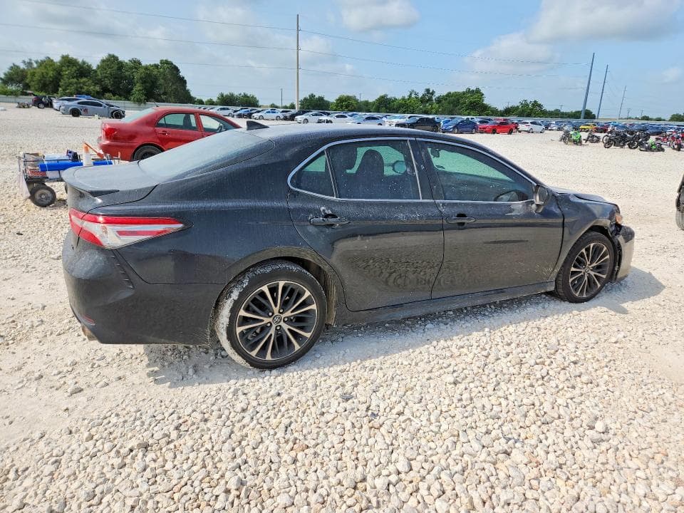 2019 TOYOTA CAMRY SE 3
