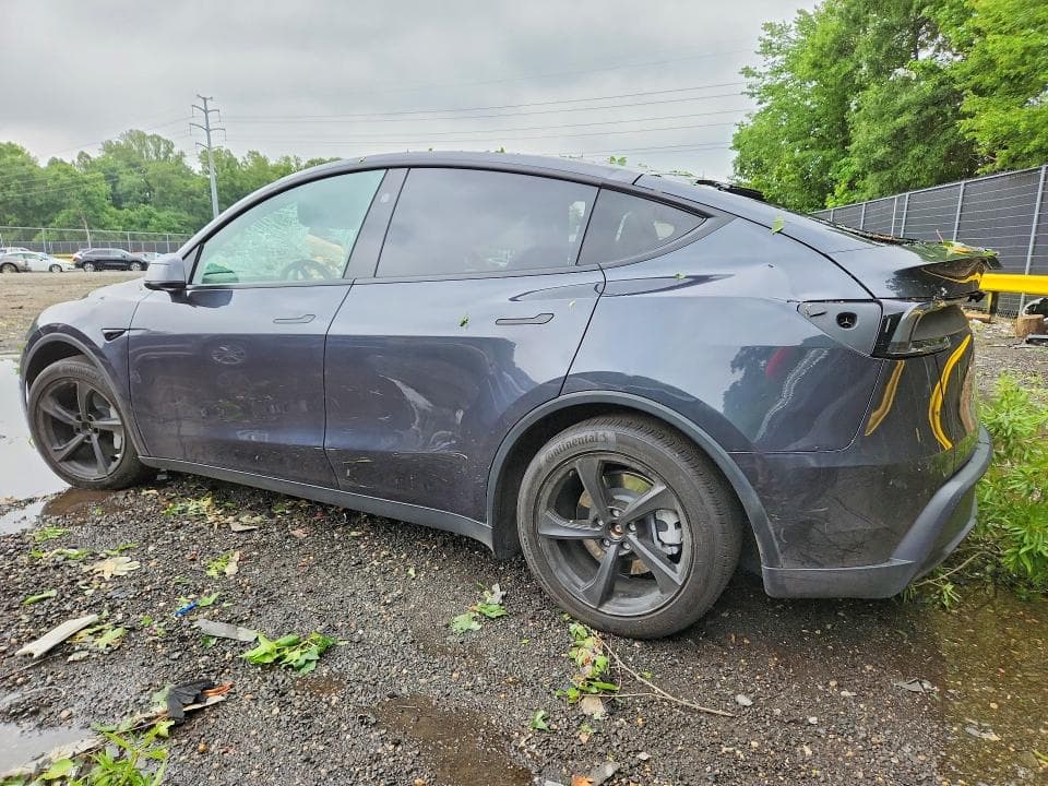 2026 TESLA MODEL Y 2