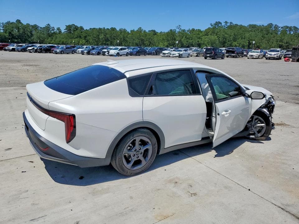 2025 KIA K4 LXS 3