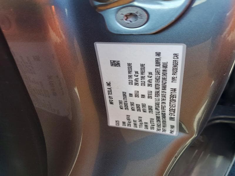 2025 TESLA MODEL 3 12