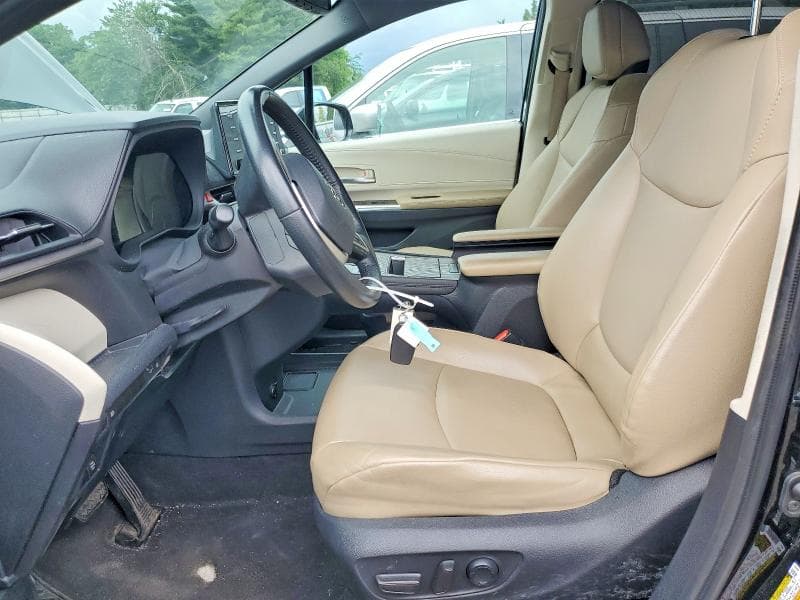 2022 TOYOTA SIENNA XLE 7