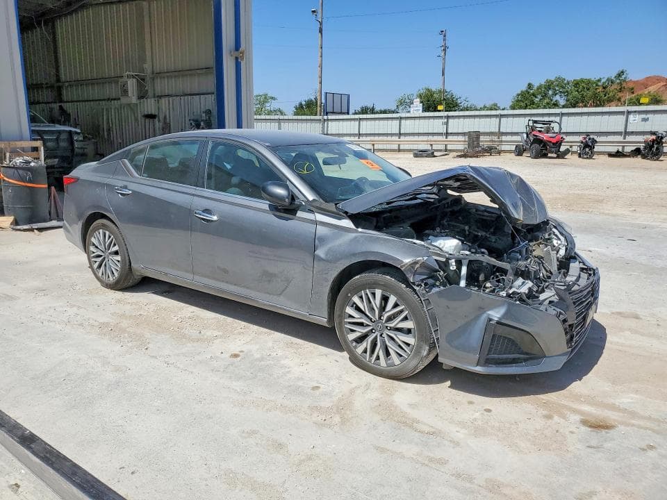 2025 NISSAN ALTIMA SV 4