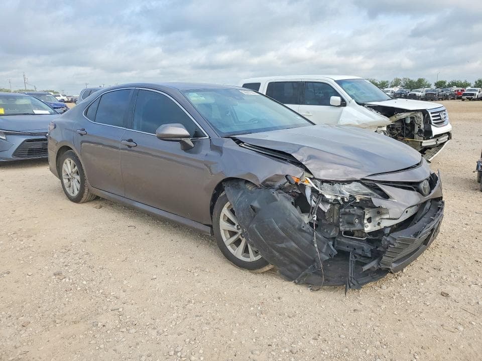 2022 TOYOTA CAMRY LE 4